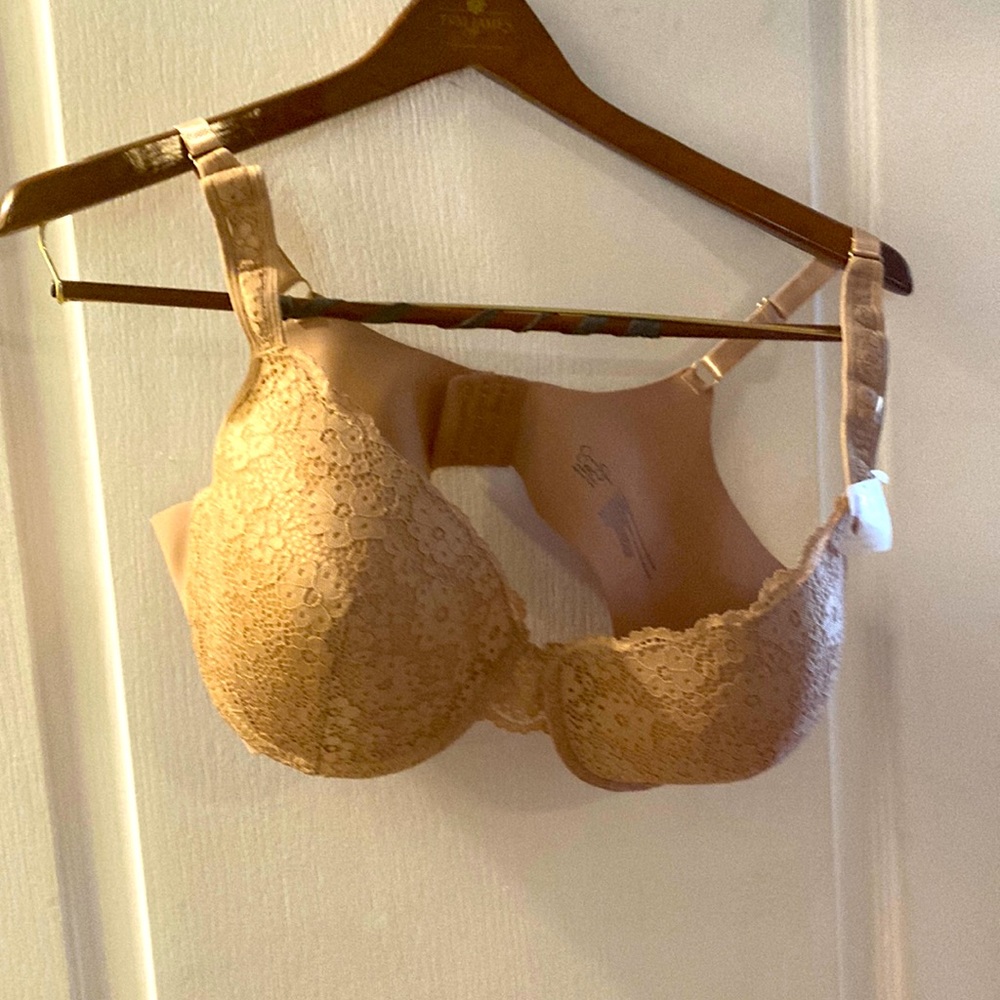 Jessica Simpson Beige Lace Full Figure Bra Size 42C w/Back Smoothing Features